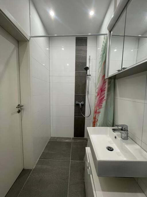 Exklusive Flughafen-Messe Apartment Naehe Duesseldorf Duisburgo Esterno foto